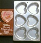 Vintage Heart Mini Wilton Cake Pan (2105-11044)