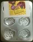 Vintage Barney & Baby Bop Mini Wilton Cake Pan (2105-6620)